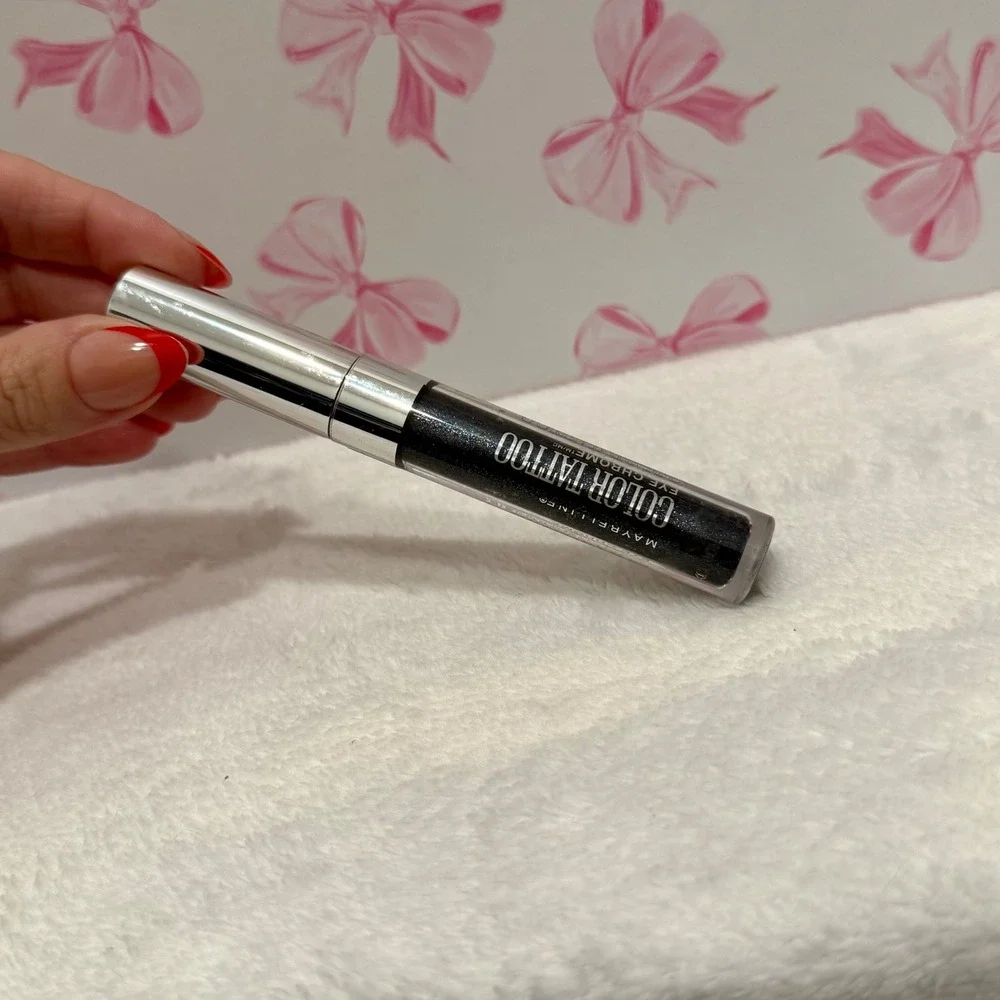 Maybelline Color Tattoo Eye Chrome 590 Black Sparkle Liquid Eyeshadow‎